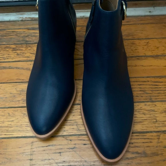 New Talbots SZ 9.5 Indigo Navy Blue Leather Booties Ankle Boots - Picture 9 of 13